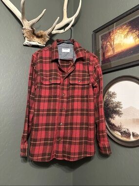 Old Navy Red and Brown Plaid textured Button-Down Shirt